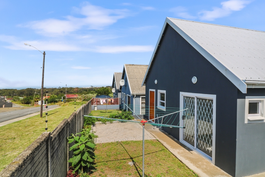 2 Bedroom Property for Sale in Sunnyridge Eastern Cape